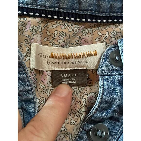 Anthropologie PILCRO Denim Button down blouse/top. Pockets. Floral. Womens Small - Picture 3 of 5